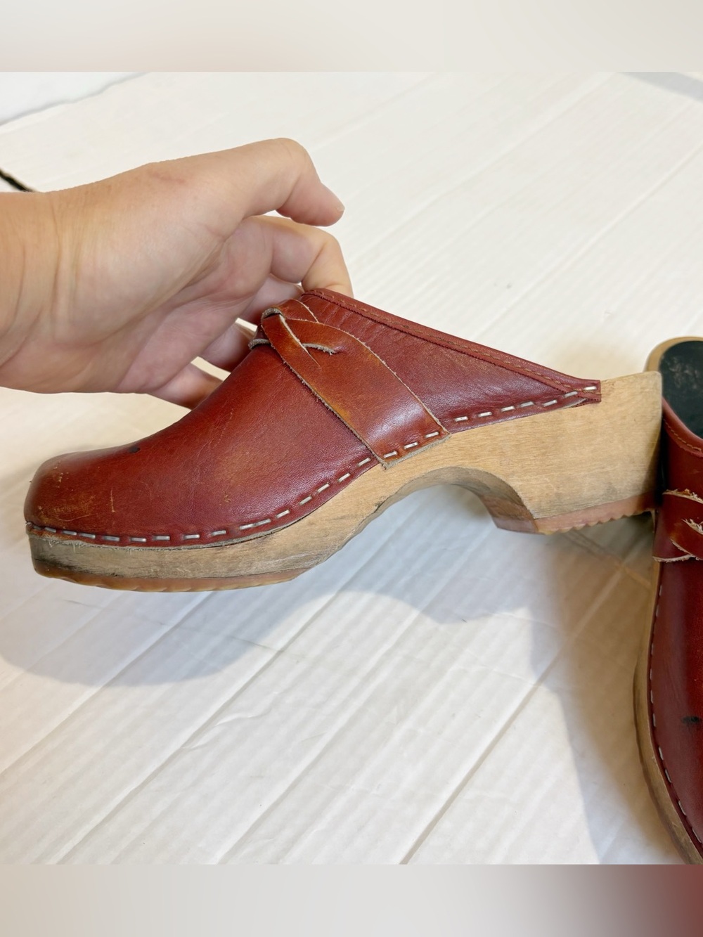 Vintage 1970s Holie Troll Red Leather Clogs Braided Size 6 Made in Sweden Wooden - Picture 11 of 16